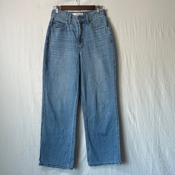Hollister Denim - Hollister Curvy Ultra High-Rise Baggy Jeans
